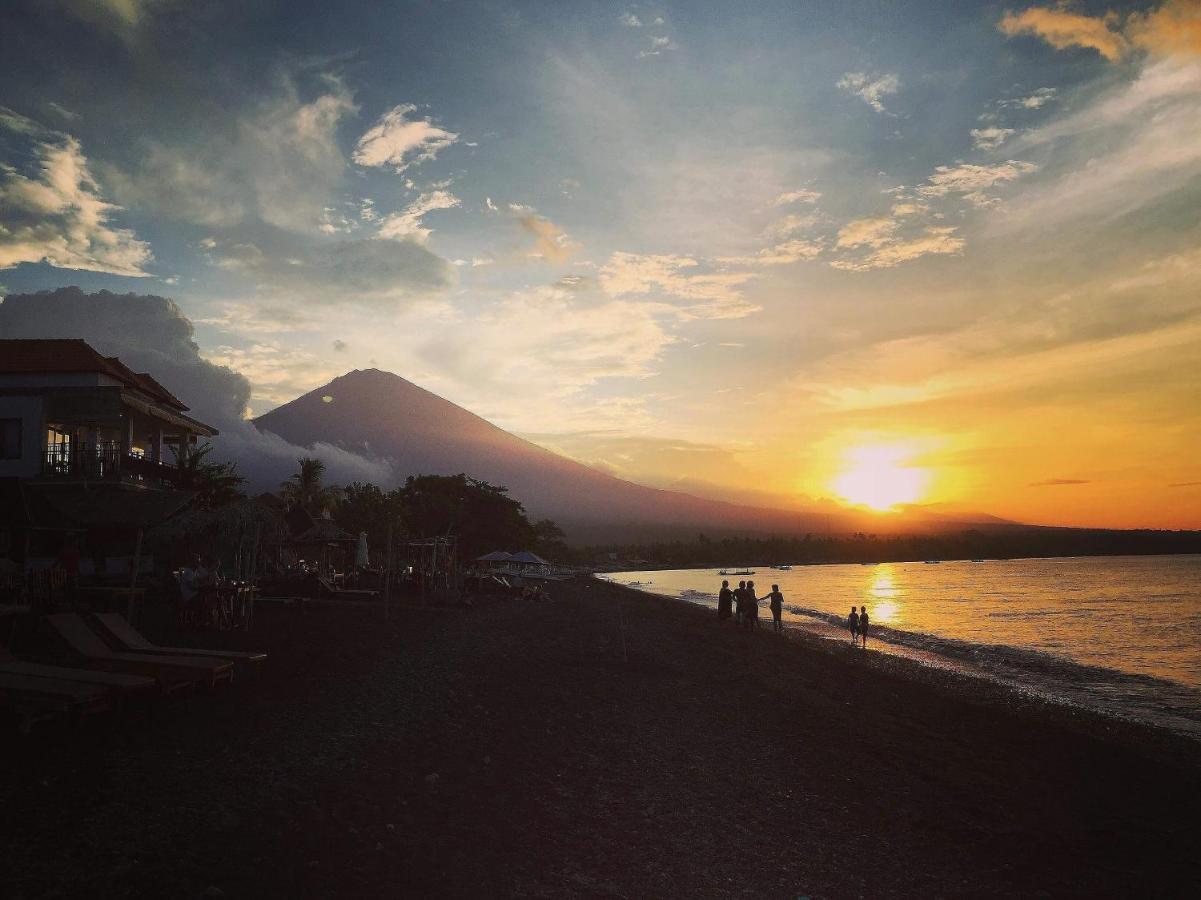 Black Sand Hostel Amed Esterno foto