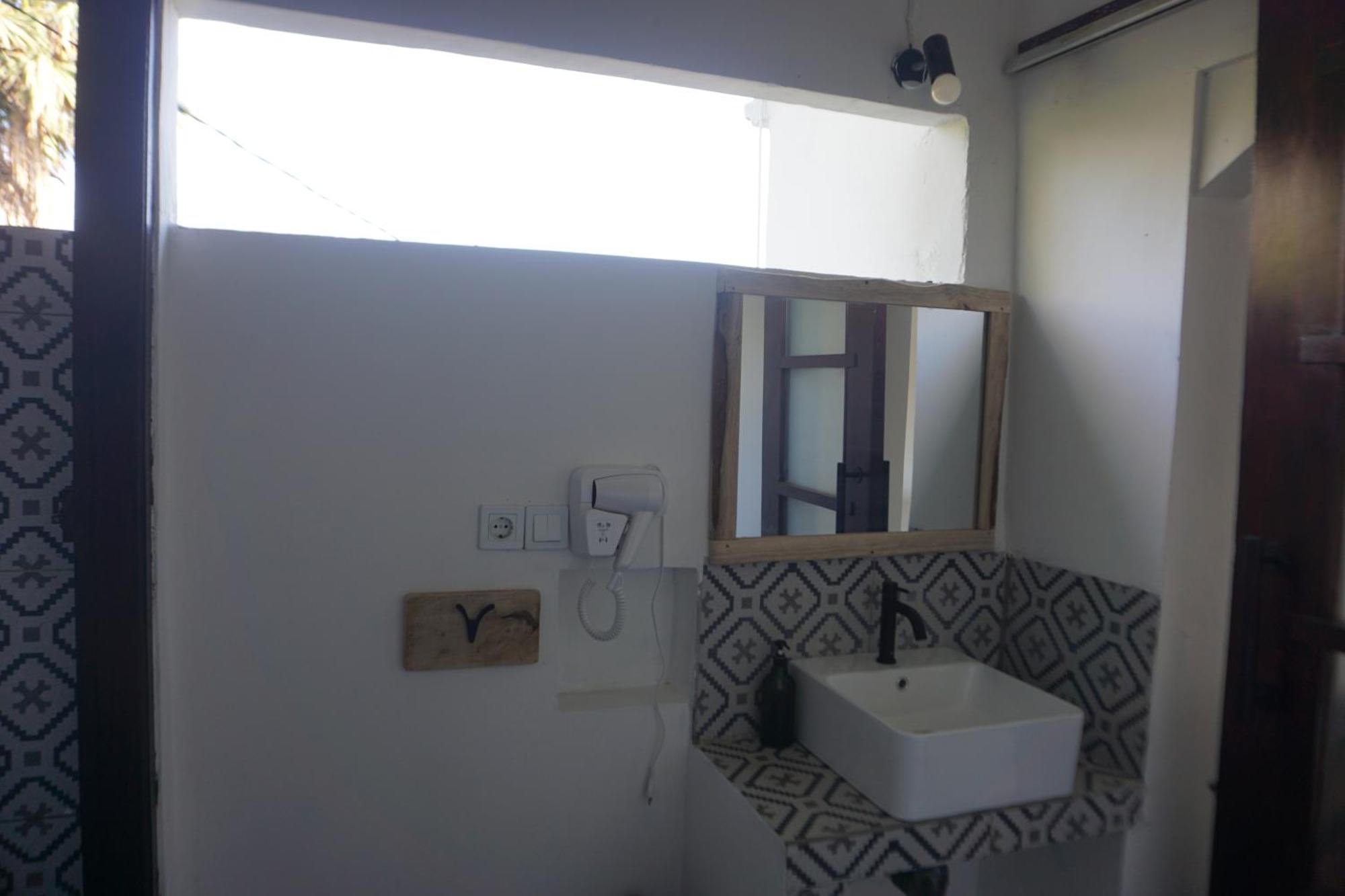 Black Sand Hostel Amed Esterno foto