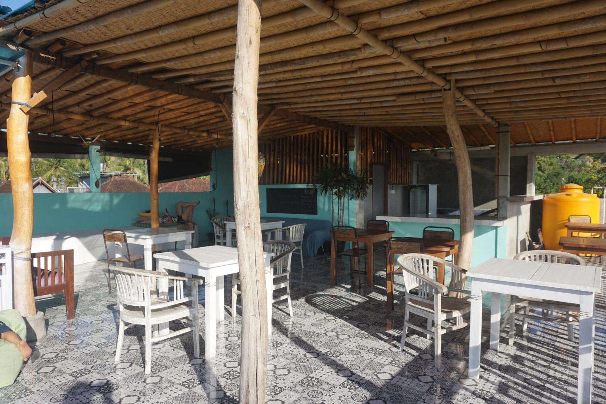 Black Sand Hostel Amed Esterno foto