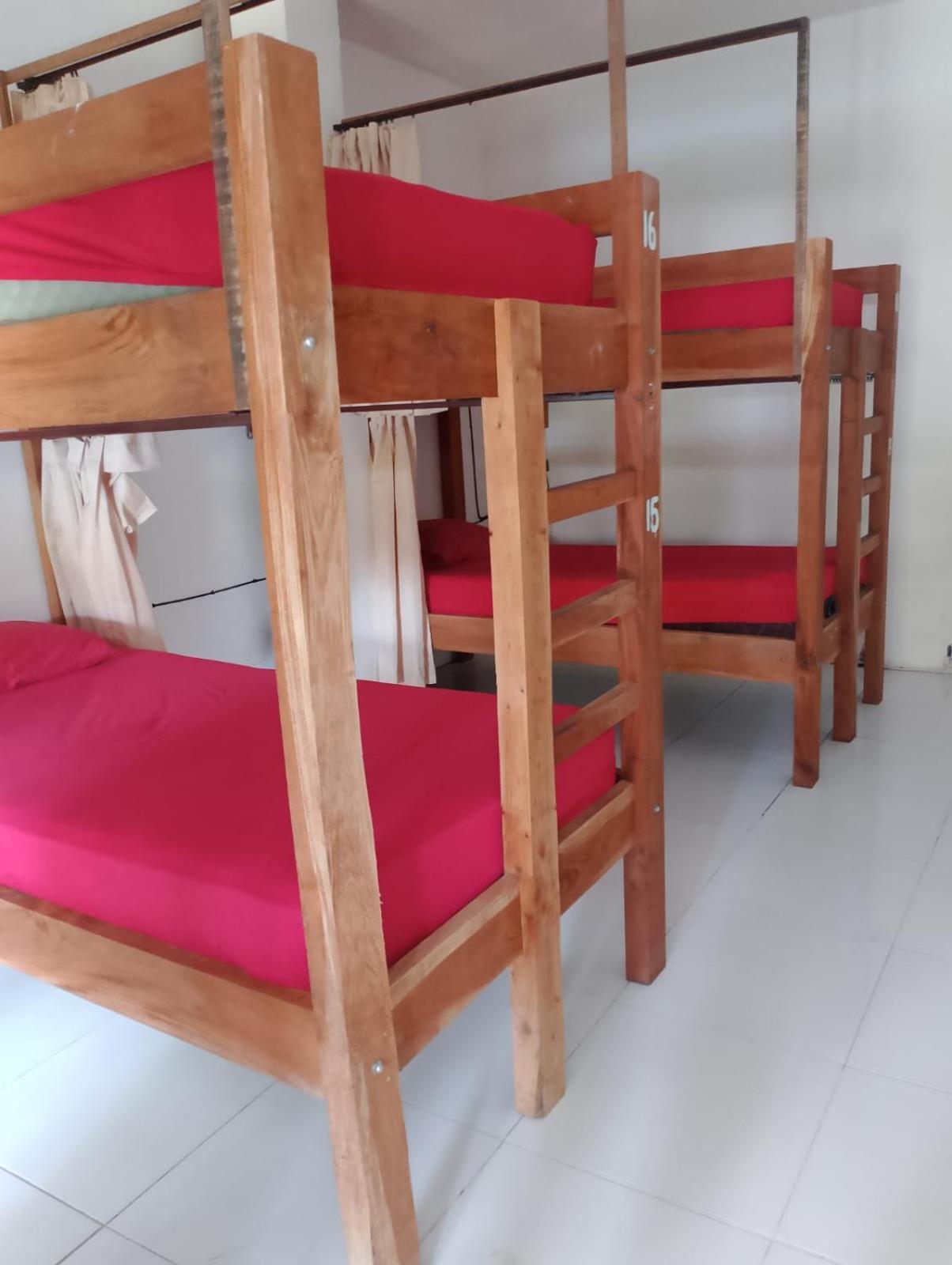 Black Sand Hostel Amed Esterno foto